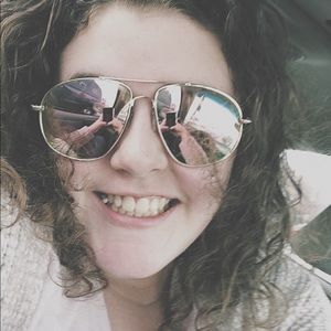 Meet your Posher, Kaitlin